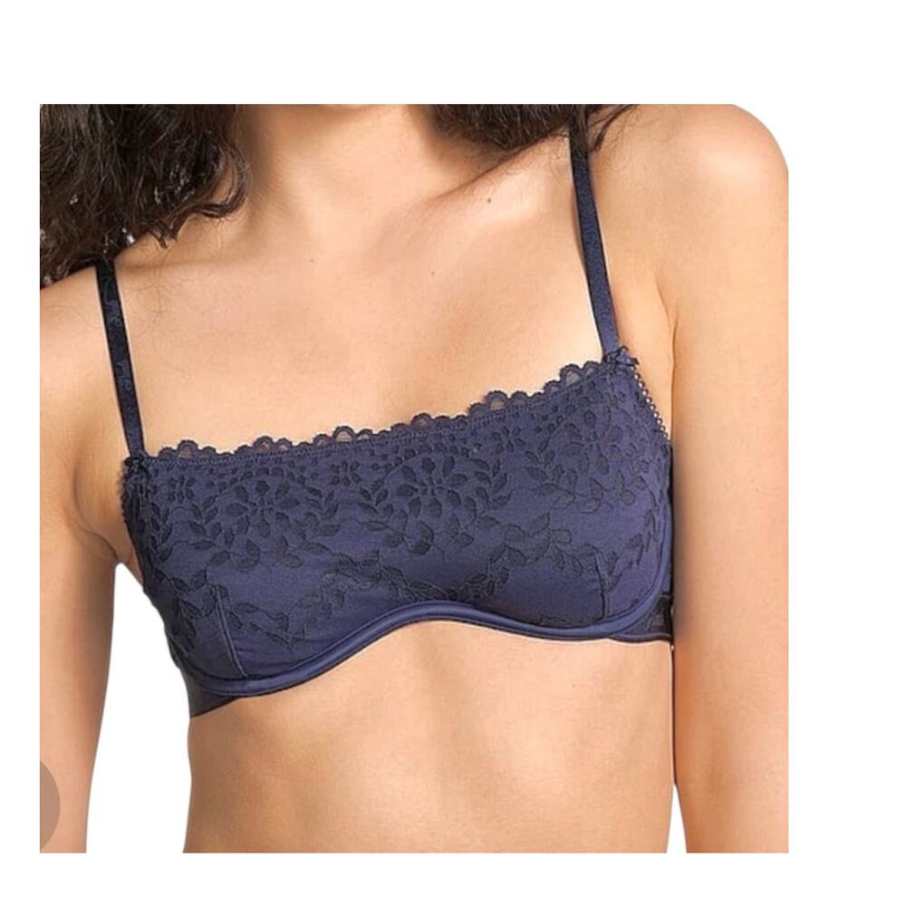 PINK Victoria’s Secret large Wink unlined lace scoop bra BC3 3222